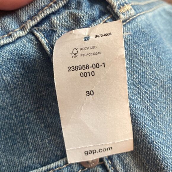 NWT Gap Denim Girlfriend Shorts (size 14) - Picture 6 of 9